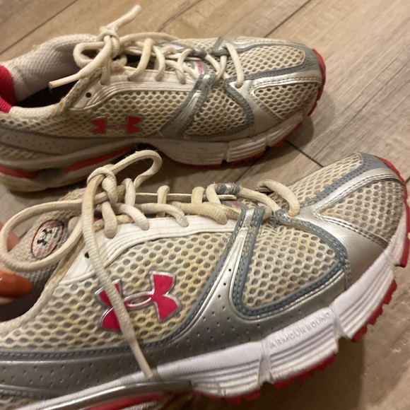 Vintage under armour silver, mesh and pink sneakers, size 8 - Picture 6 of 7